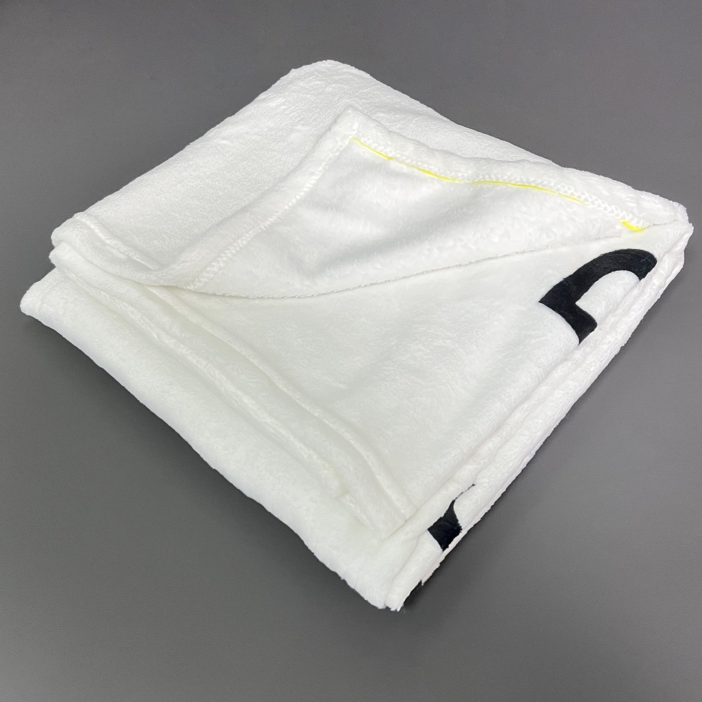Briveffy Fleece Blankets White for Couch,Sofa,Bed,Soft Lightweight Plush Cozy Blankets for Toddlers, Kids, 40*30 inch
