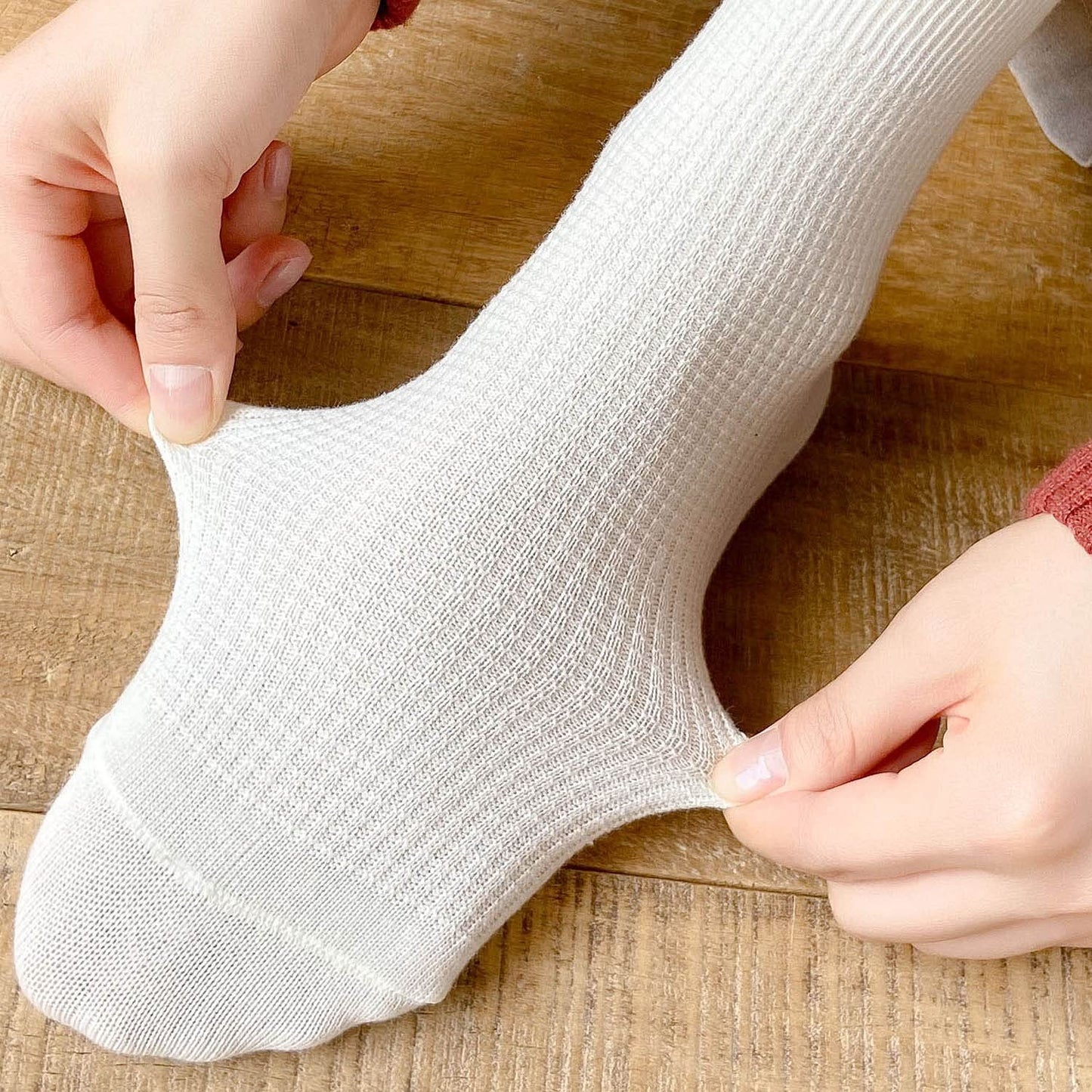 AmyHomie Women Ankle Socks Ruffle Turn-Cuff, Casual Cute Ankle Socks Breathable Cotton Soft Frilly Crew Socks, Lovely Lettuce Edge Socks Women Frilly Low Socks for Women Girls 4 Packs