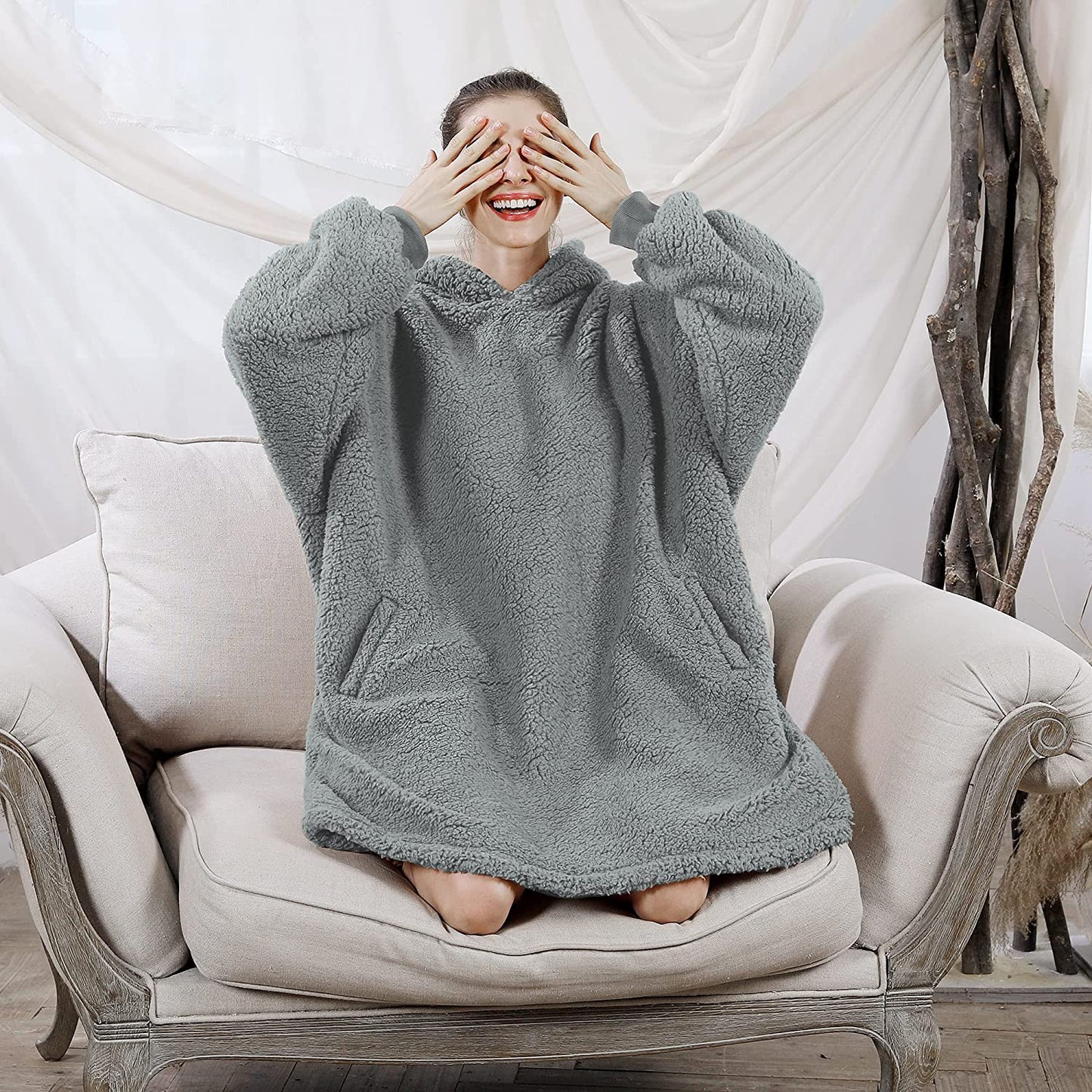 AmyHomie Blanket Sweatshirt,Oversized Sherpa Hooded Sweatshirt Blanket,Fleecehug Hoodie Wearable Blanket with Pocket for Adults & Kids & Teens