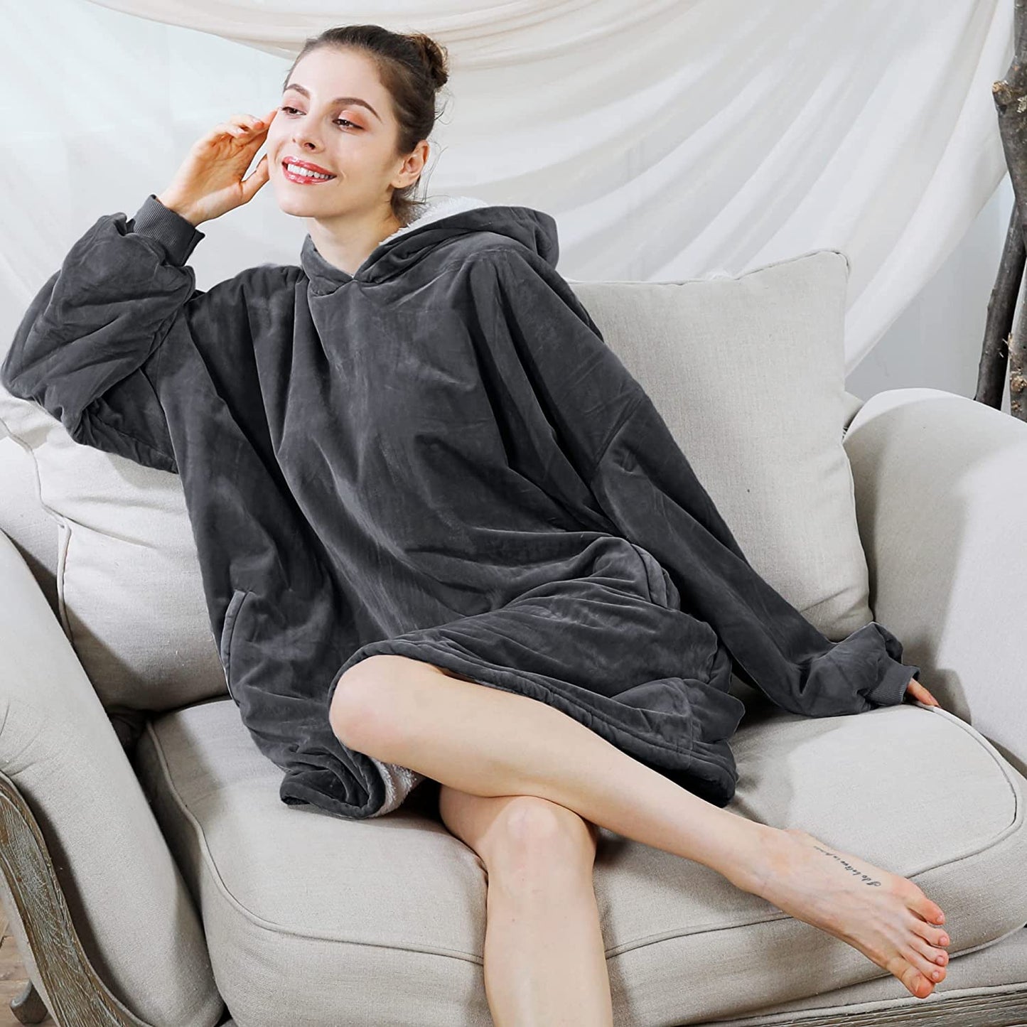 AmyHomie Blanket Sweatshirt,Oversized Sherpa Hooded Sweatshirt Blanket,Fleecehug Hoodie Wearable Blanket with Pocket for Adults & Kids & Teens