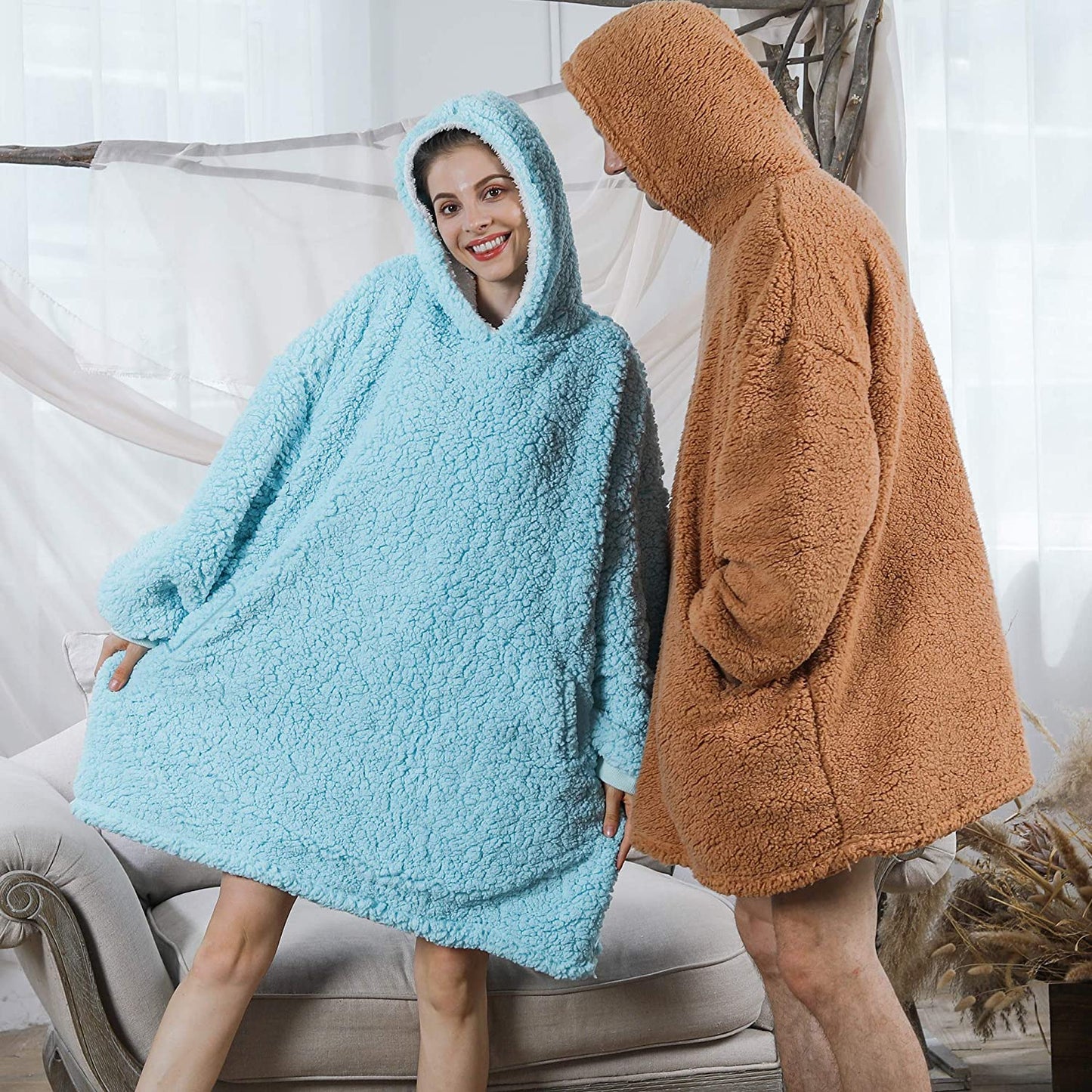 AmyHomie Blanket Sweatshirt,Oversized Sherpa Hooded Sweatshirt Blanket,Fleecehug Hoodie Wearable Blanket with Pocket for Adults & Kids & Teens